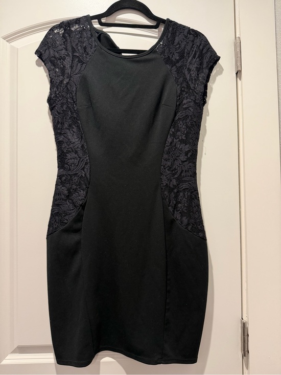 Iz Byer Dresses & Skirts - Iz Byer Black Lace-Panel Cap Sleeve Mini Dress